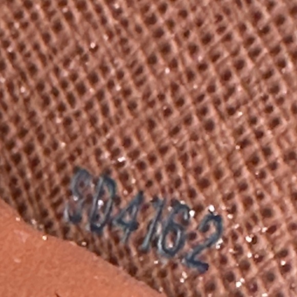 Louis Vuitton Zippy Monogram Wallet with Box, Dustbag, and Tags - Picture 10 of 10